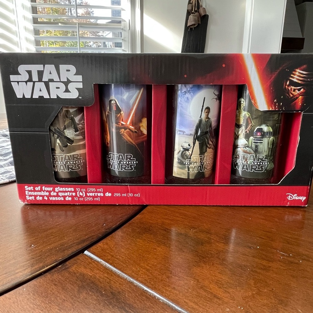 Star Wars set of four 10oz glasses.